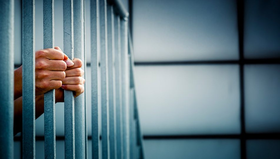 BAŞBAKANA HAKARET ETMEK TEK BAŞINA MEMURLUKTAN ÇIKARILMA GEREKÇESİ OLUŞTURMAZ